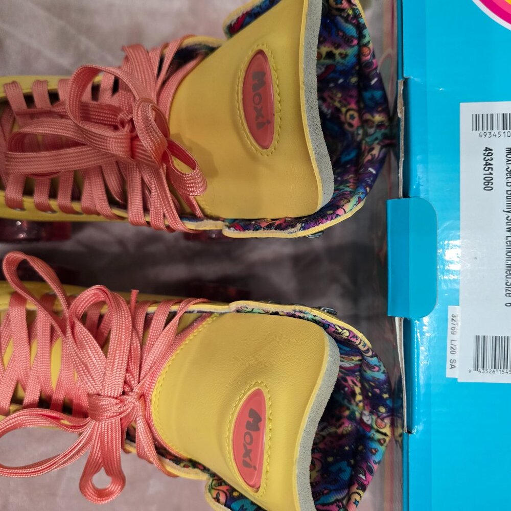Moxi Beach Bunny Roller Quad Skates women’s size 6 - Picture 6 of 8